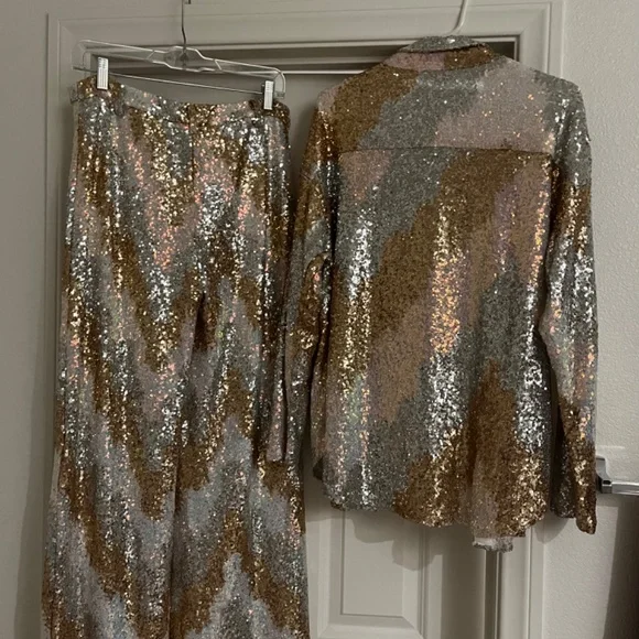 Matching Set - Picture 2 of 2